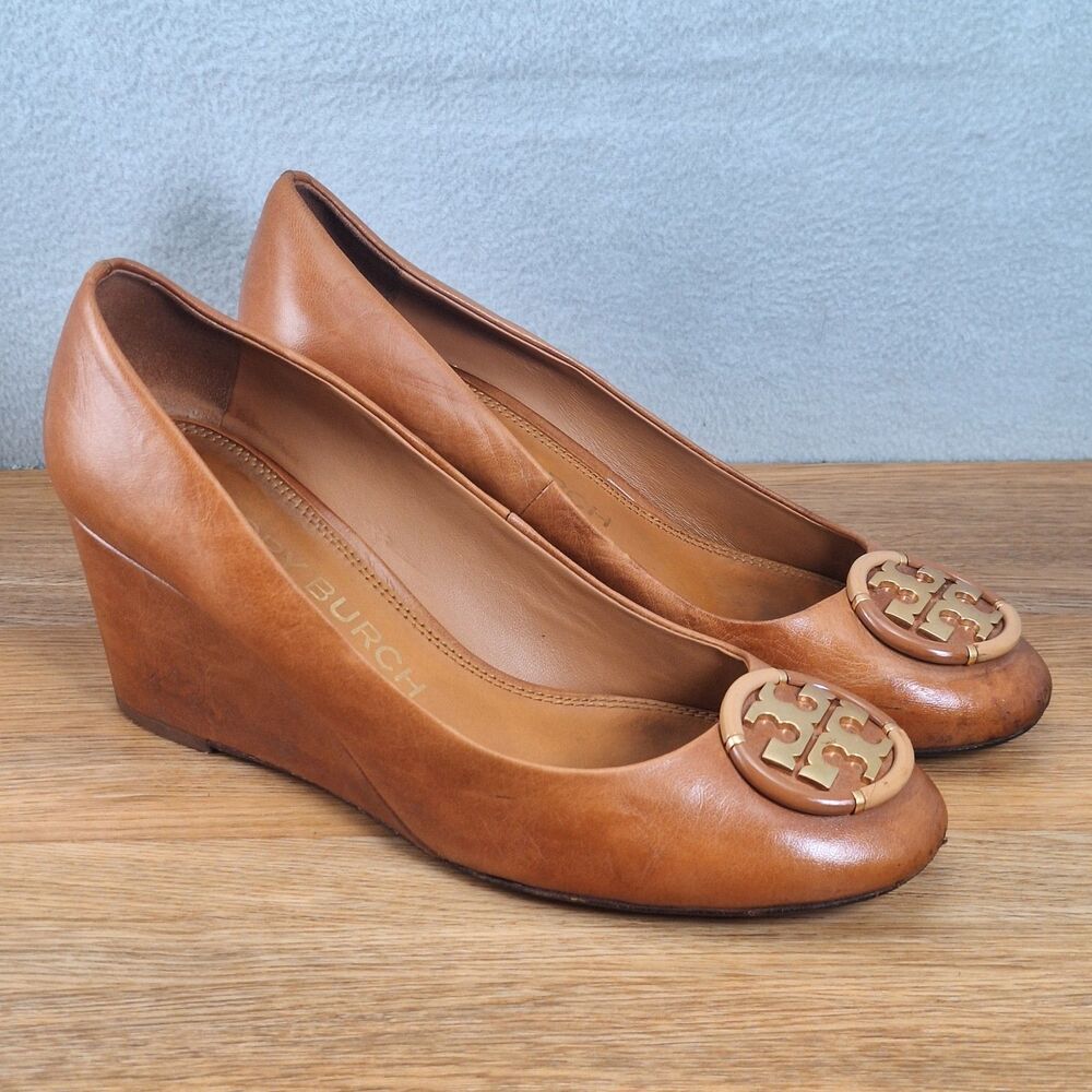 Tory Burch Sally Women's 8 Round Toe Wedge Pumps Camel Leather Logo Accent Brown